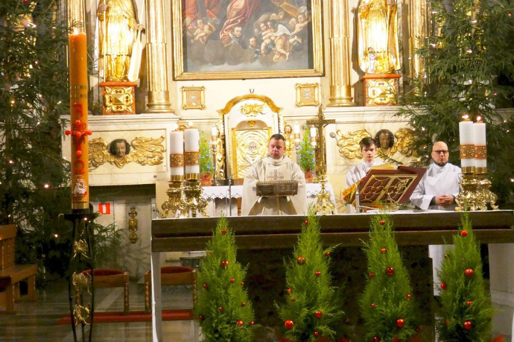 Brodnica. Mężczyźni poszukiwani. Chór śpiewał kolędy, a organista grał na... bułgarskich dudach [ZDJĘCIA]