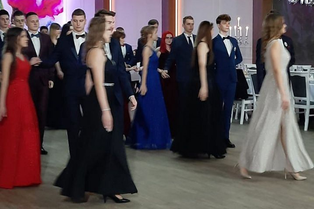 Brodnica. W piątek na studniówce bawili się maturzyści z I LO [ZDJĘCIA]