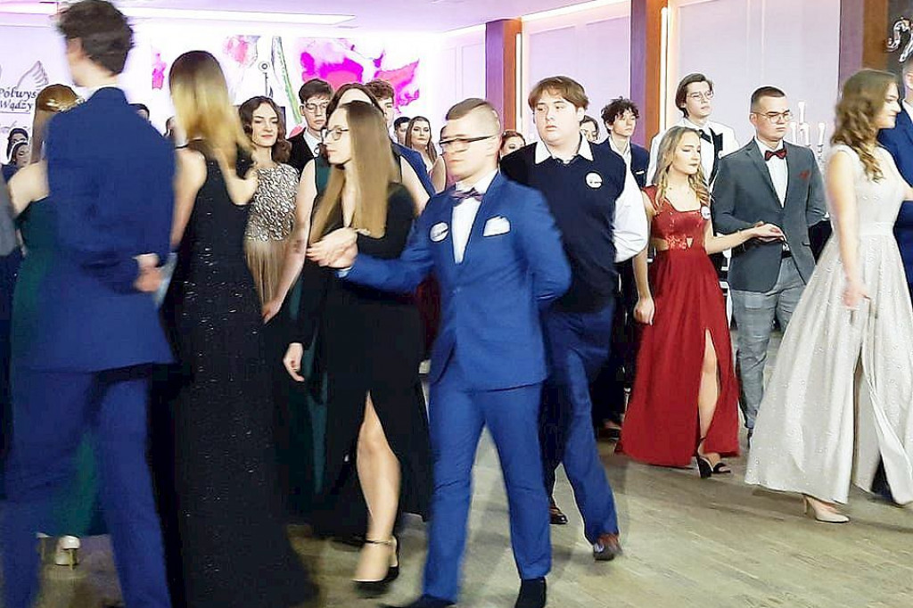 Brodnica. W piątek na studniówce bawili się maturzyści z I LO [ZDJĘCIA]