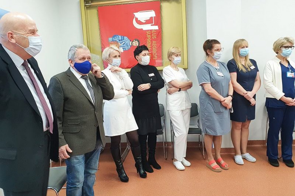 Brodnica. W wieku 87 lat lekarka skończyła pracę w brodnickim szpitalu. Były pożegnania i podziękowania [ZDJĘCIA]