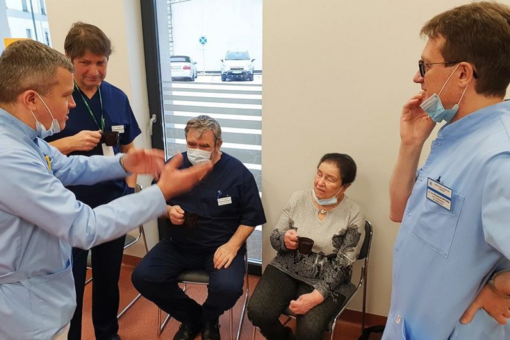 Brodnica. W wieku 87 lat lekarka skończyła pracę w brodnickim szpitalu. Były pożegnania i podziękowania [ZDJĘCIA]