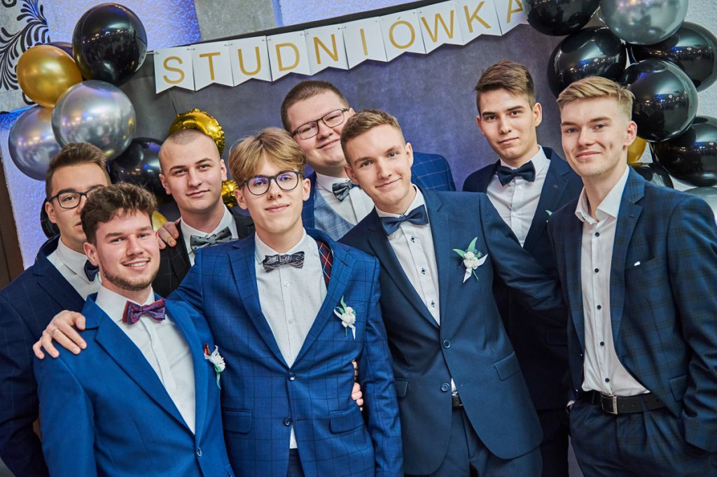 Brodnica. To była naprawdę szaleńcza zabawa, czyli najlepsze ujęcia ze studniówki III LO [ZDJĘCIA]