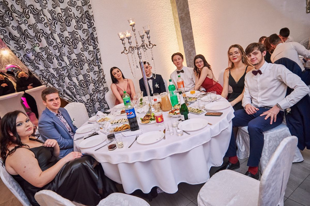 Brodnica. To była naprawdę szaleńcza zabawa, czyli najlepsze ujęcia ze studniówki III LO [ZDJĘCIA]