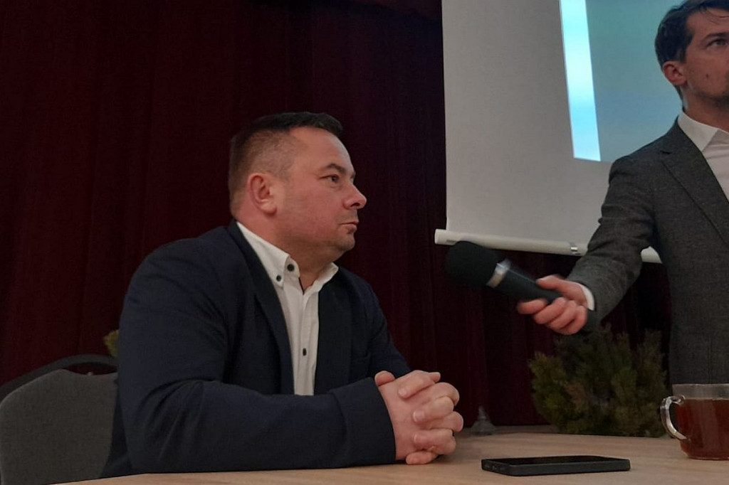 Pełna sala na spotkaniu z liderem Agrounii. Zapowiada dwukrotną wielką blokadę dróg w całej Polsce [ZDJĘCIA]