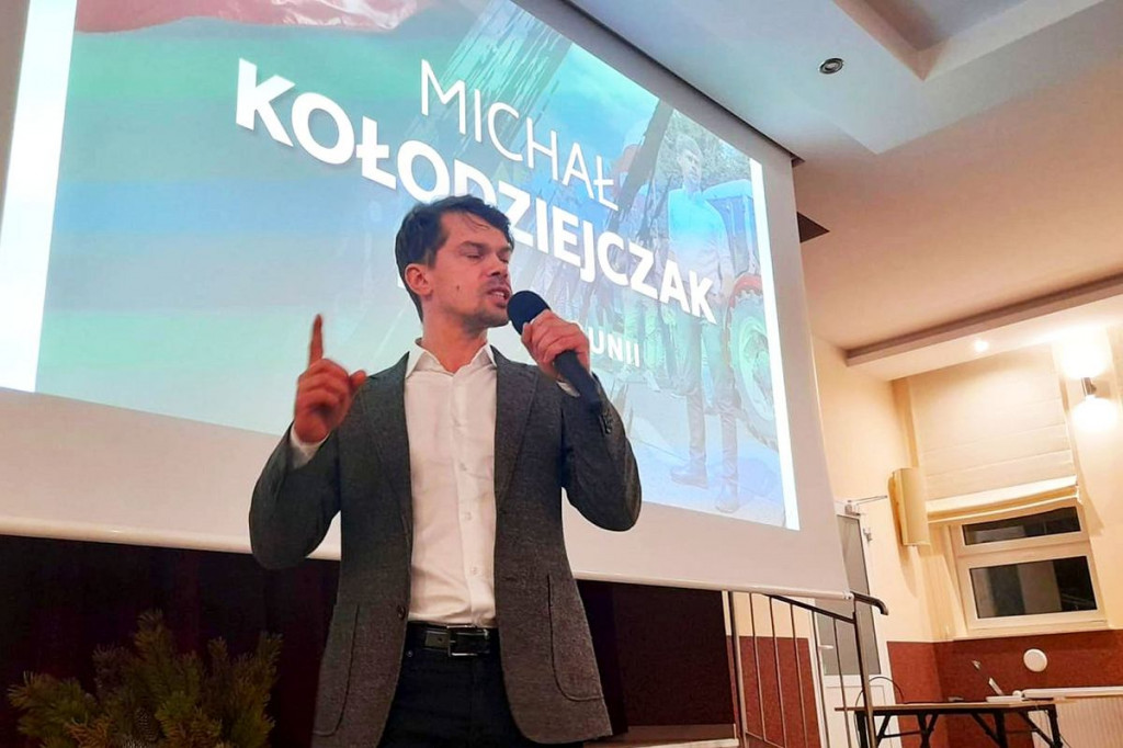 Pełna sala na spotkaniu z liderem Agrounii. Zapowiada dwukrotną wielką blokadę dróg w całej Polsce [ZDJĘCIA]
