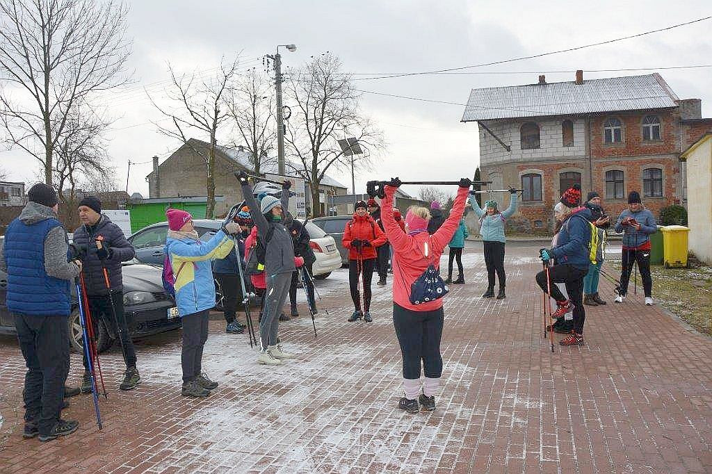 WOŚP 2022. Rajd nordic walking po urokliwych zakątkach gminy Zbiczno [ZDJĘCIA]