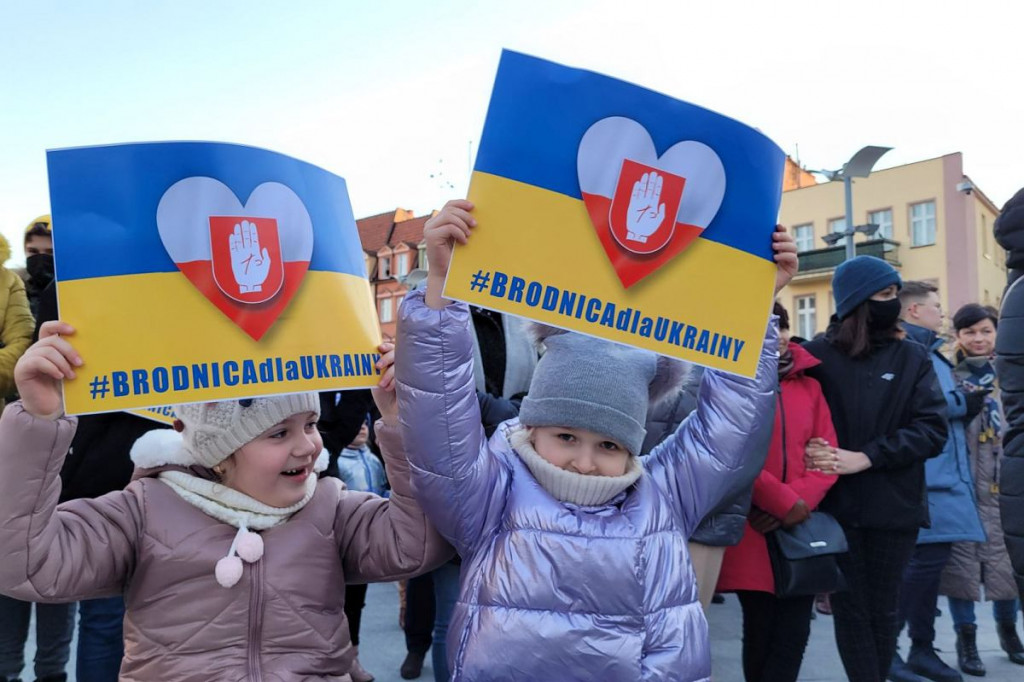 Brodnica. Tłumy na Dużym Rynku. Niech żyje wolna Ukraina! [DUŻO ZDJĘĆ]