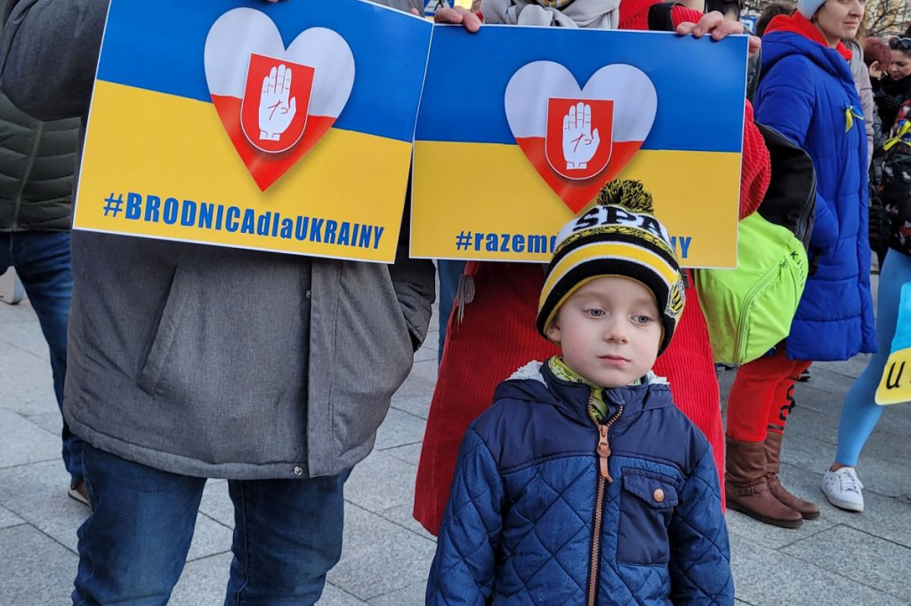 Brodnica. Tłumy na Dużym Rynku. Niech żyje wolna Ukraina! [DUŻO ZDJĘĆ]
