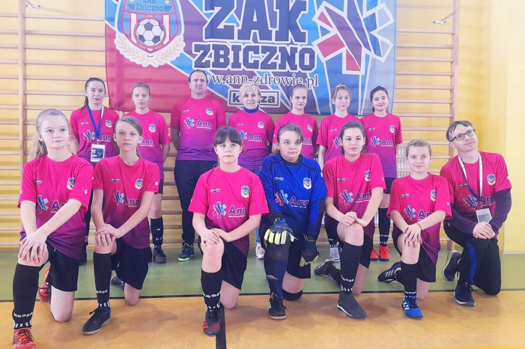 Dziewczyny ze Zbiczna wygrały z Juventusem, ale do podium trochę zabrakło [ZDJĘCIA]