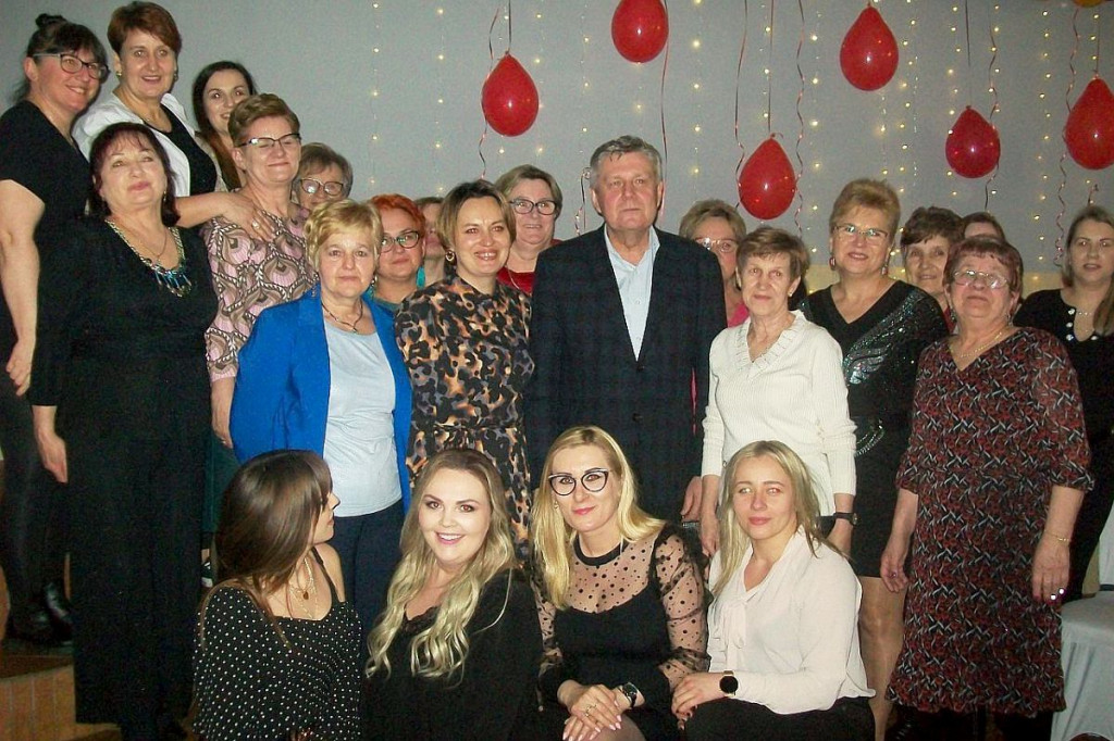 Brodnica i okolice. Dzień Kobiet świętowało ponad 40 pań, zaprosiły jednego mężczyznę [ZDJĘCIA]