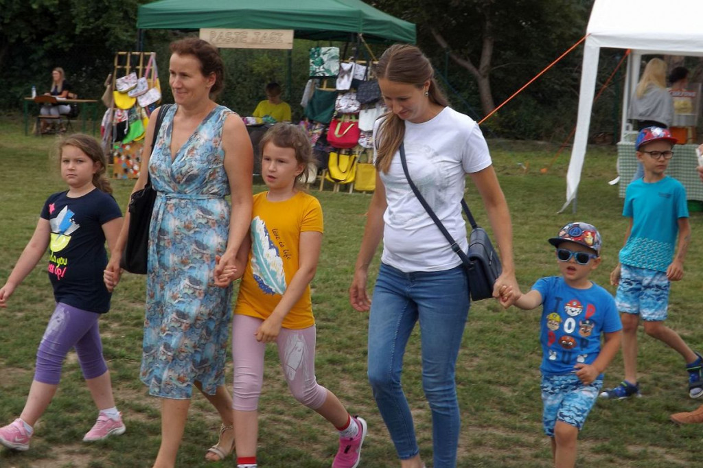W niedzielę mieszkańcy bawią się na festynie w Jajkowie. Było uroczyste otwarcie [ZDJĘCIA]