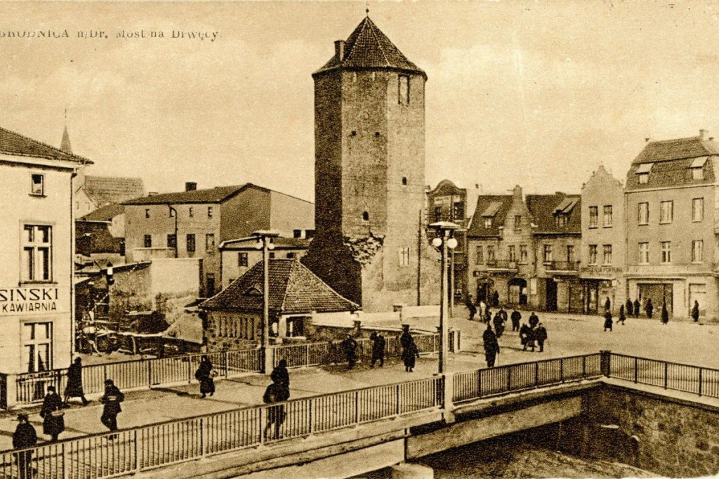 Brodnica. Ulica Kościuszki w czasie zaboru, kilkanaście lat później i obecnie. Dużo się zmieniło [ZDJĘCIA]