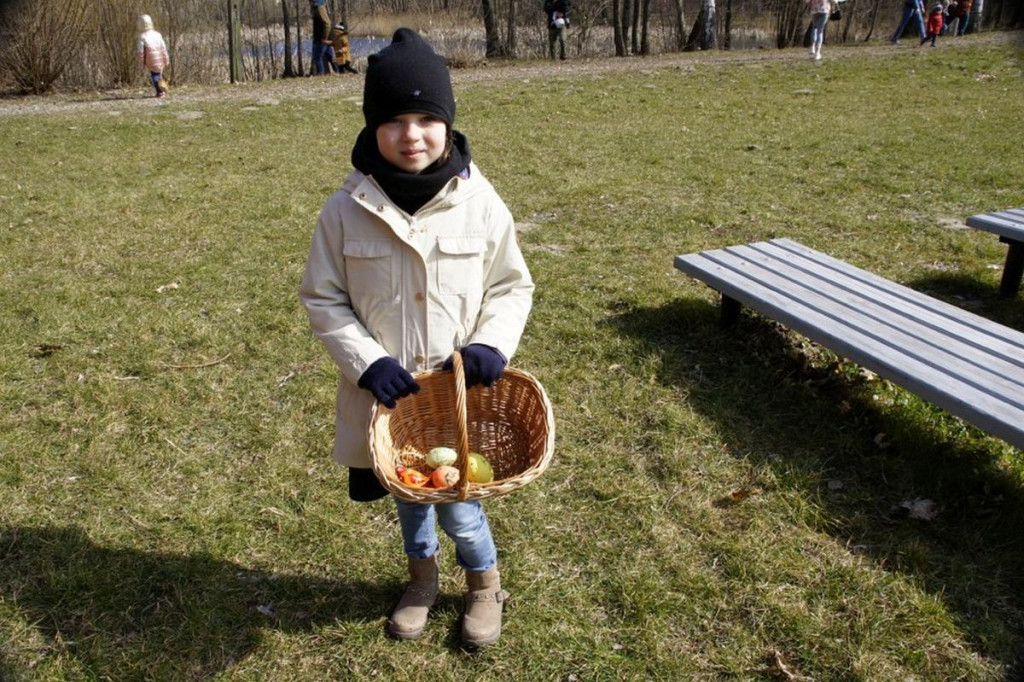Brodnica i okolice. Niecodzienna zabawa w Brzoziu z zającem wielkanocnym [ZDJĘCIA]