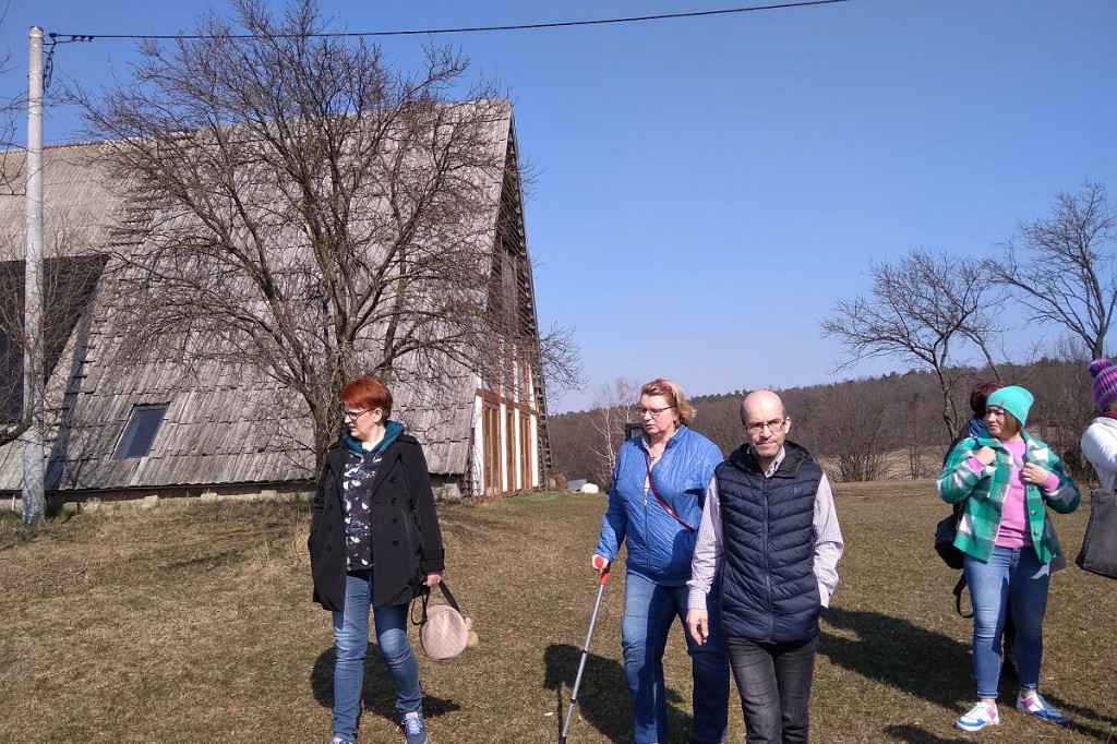 Półautomatyczna pralka sprzed stu lat, maglowanie i deptanie jak u babci. Z wizytą w wiosce mydlarskiej [ZDJĘCIA]