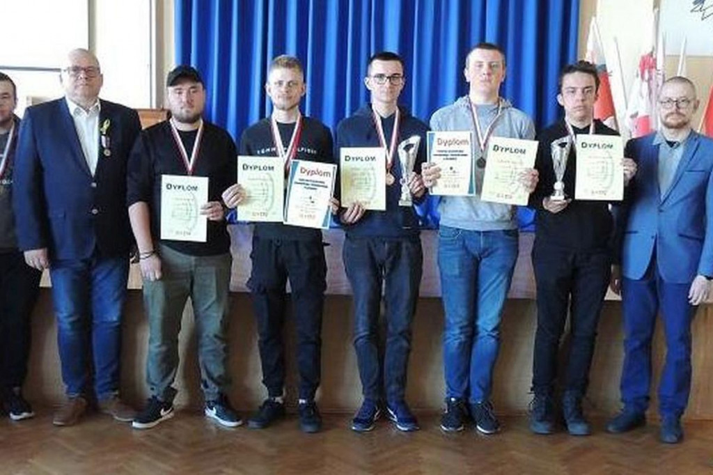 Brodnica. Wielkie strzelanie z karabinków. Deklasacja jednej ze szkół [ZDJĘCIA]