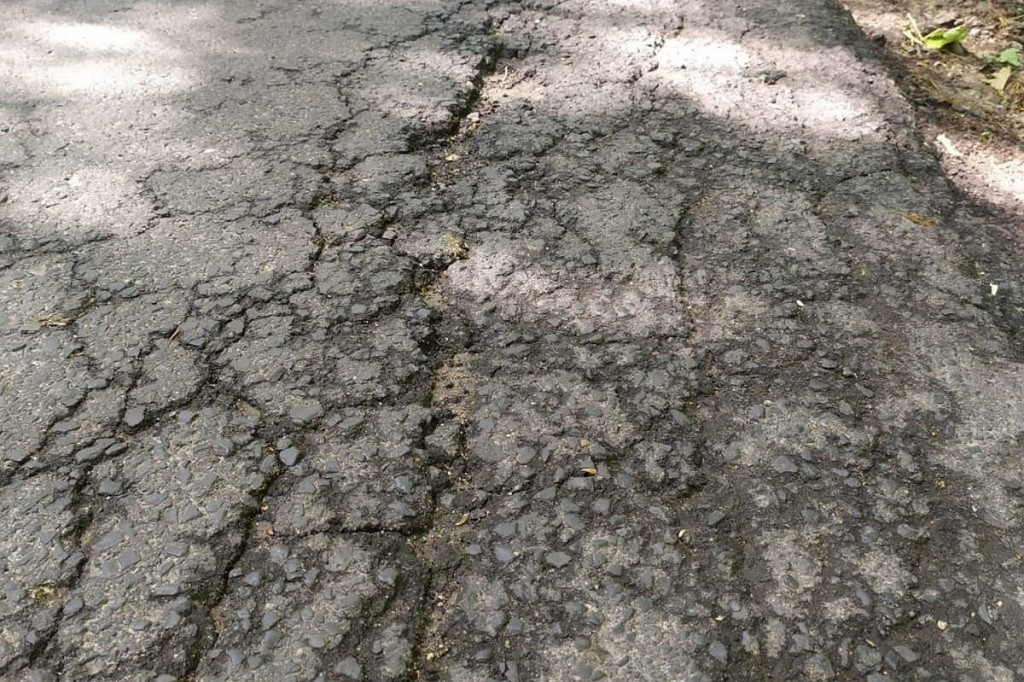 Brodnica i okolice. Drogi się sypią po deszczach. Kiedy będą je naprawiać?