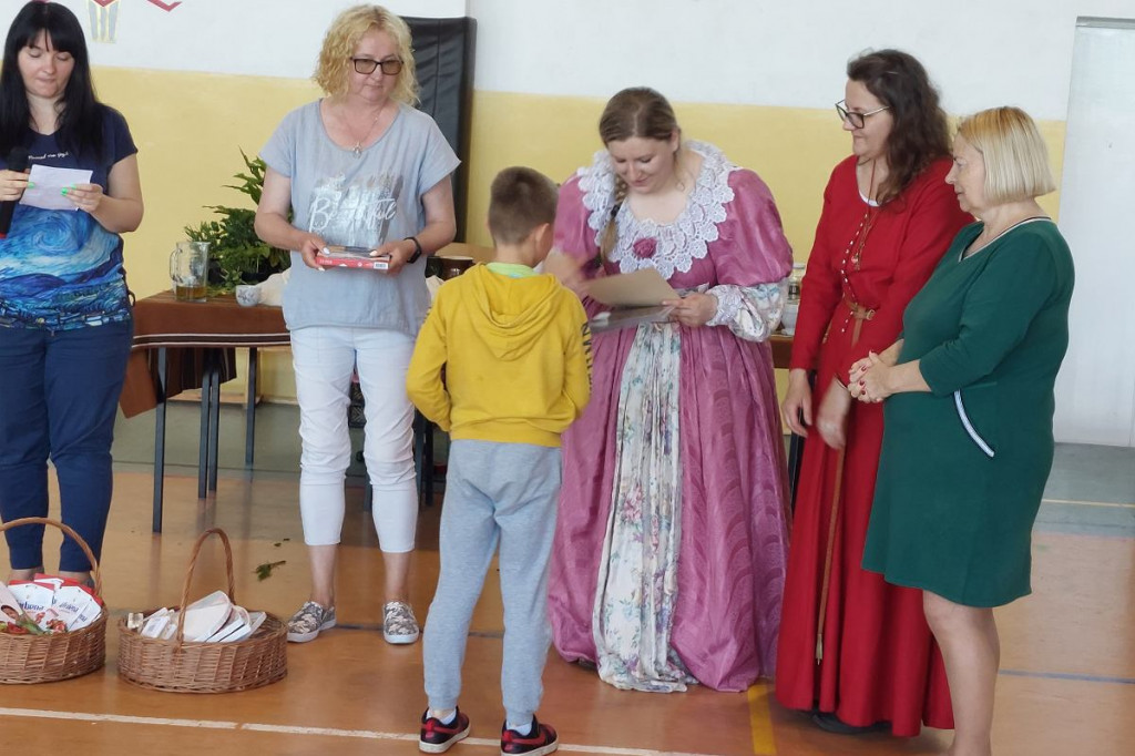 Brodnica i okolice. Historyczne atrakcje przed wakacjami. Jak uczniowie zostali zielarzami i łucznikami [ZDJĘCIA]