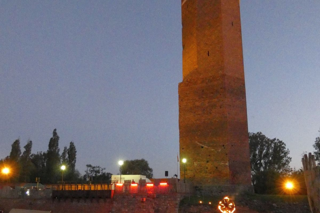 Brodnica. Noc Kupały na zamku w ciepłą, pachnącą lipami noc [ZDJĘCIA]