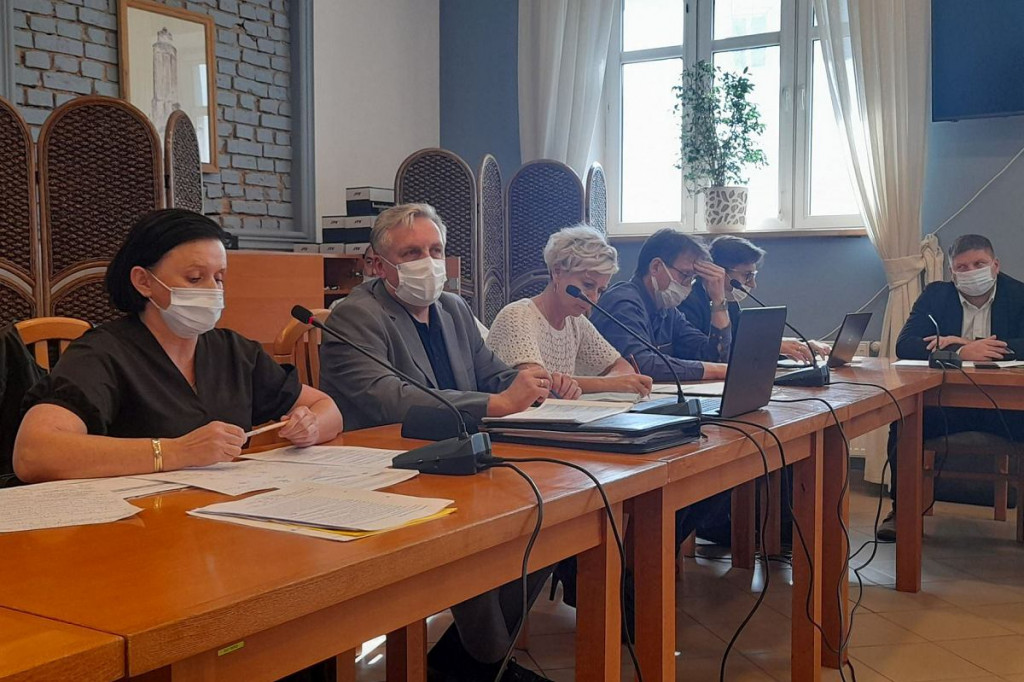 Brodnica. Mamy dyrektora w budżetówce, który zarabia więcej niż premier i prezydent RP