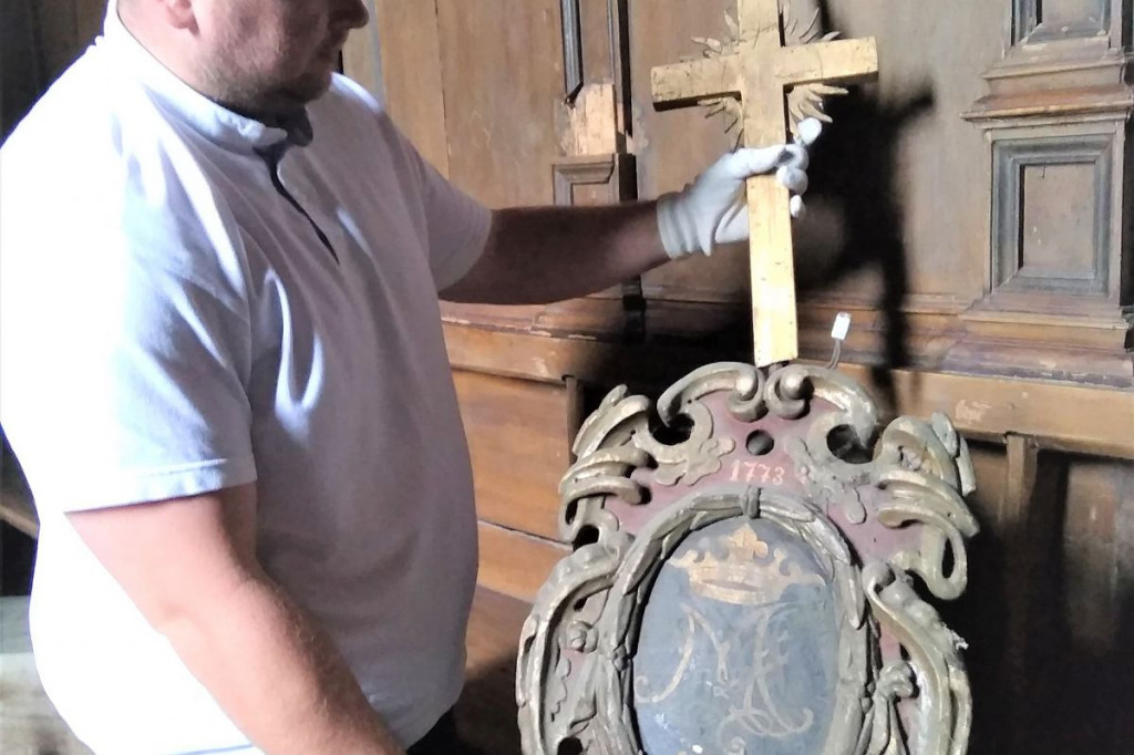 Brodnica. Dlaczego w nawie głównej brodnickiej fary wisiała głowa jelenia?