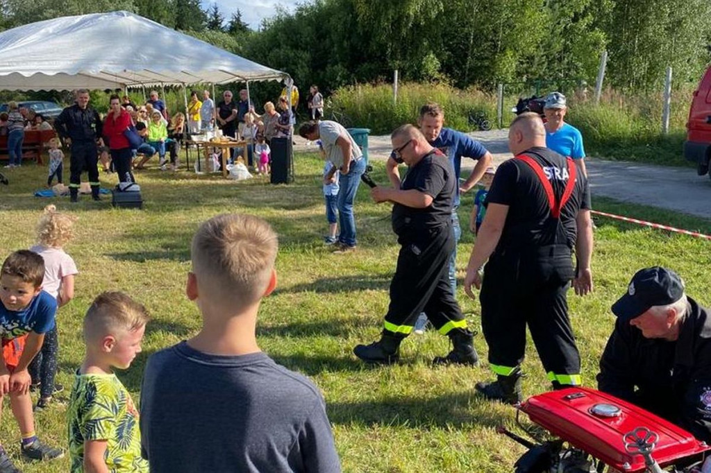 Brodnica i okolice. Pierwszy taki festyn w Ładnówku koło Cichego. A zaczęło się od mszy [ZDJĘCIA]