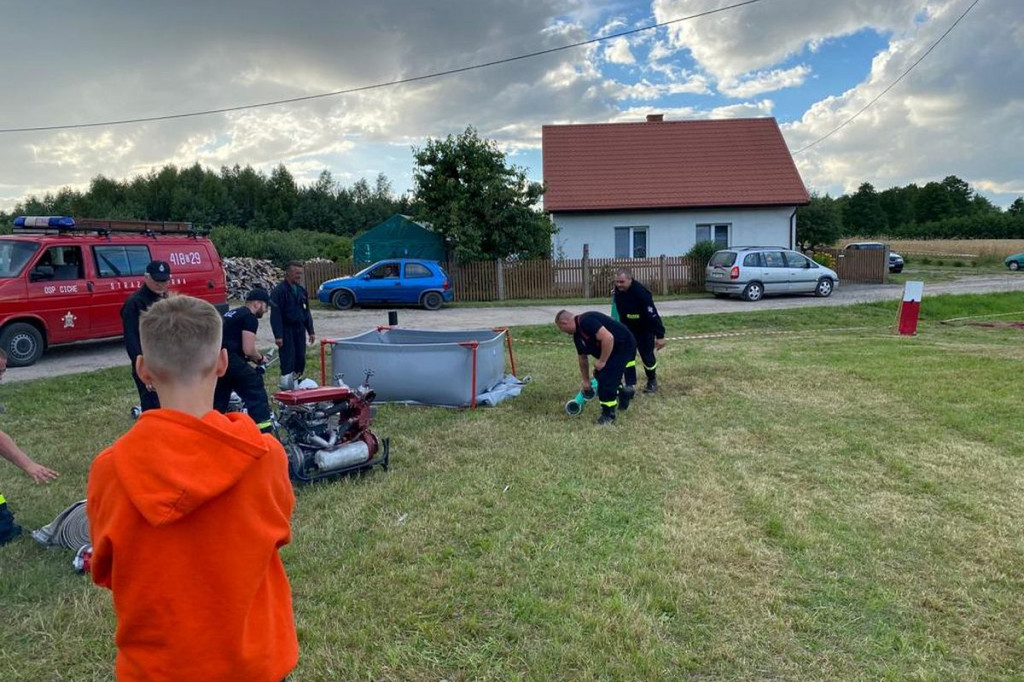 Brodnica i okolice. Pierwszy taki festyn w Ładnówku koło Cichego. A zaczęło się od mszy [ZDJĘCIA]