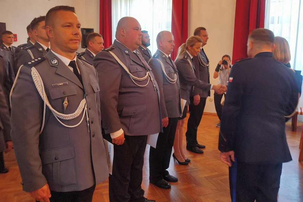 Awanse dla 54 funkcjonariuszy brodnickiej policji [ZDJĘCIA]