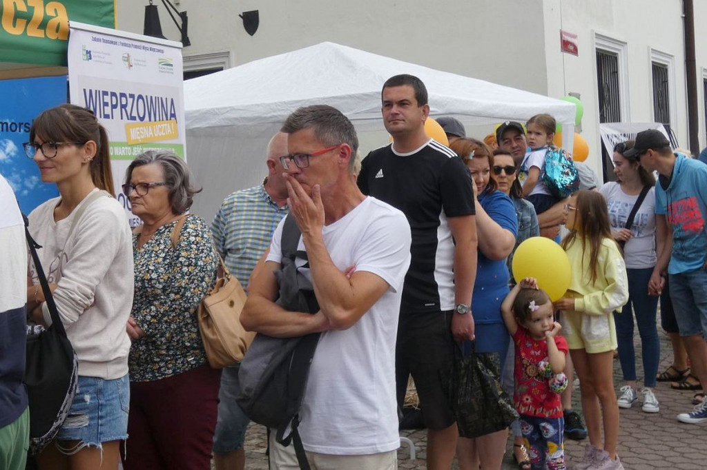 Brodnica. Niedzielny jarmark ekologiczny z królewną Anną przyciągnął tłumy [DUŻO ZDJĘĆ]