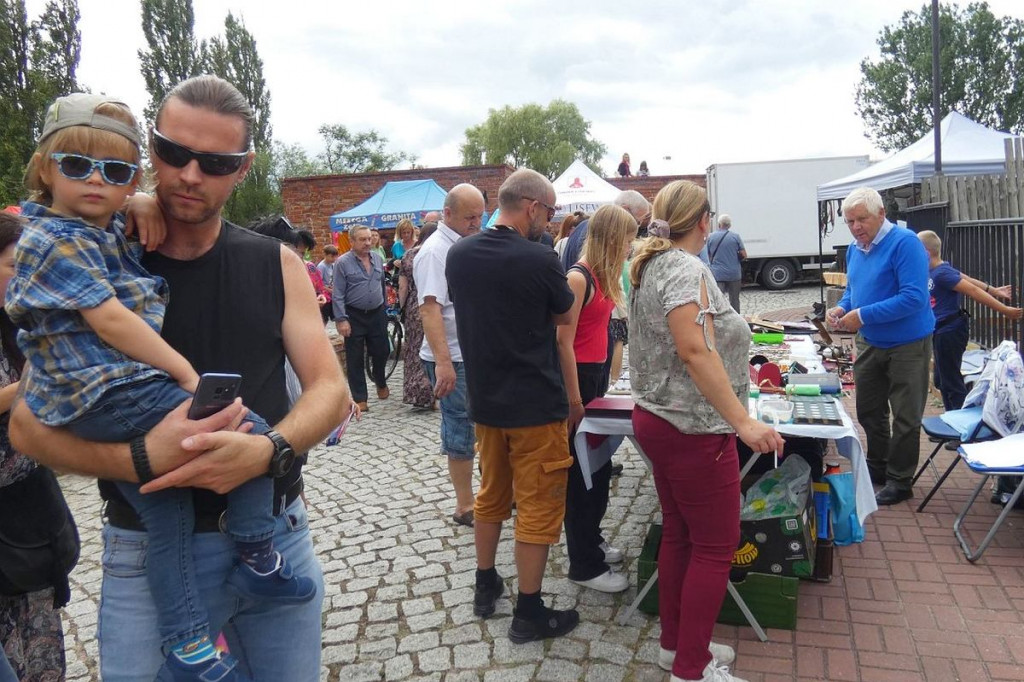 Brodnica. Niedzielny jarmark ekologiczny z królewną Anną przyciągnął tłumy [DUŻO ZDJĘĆ]