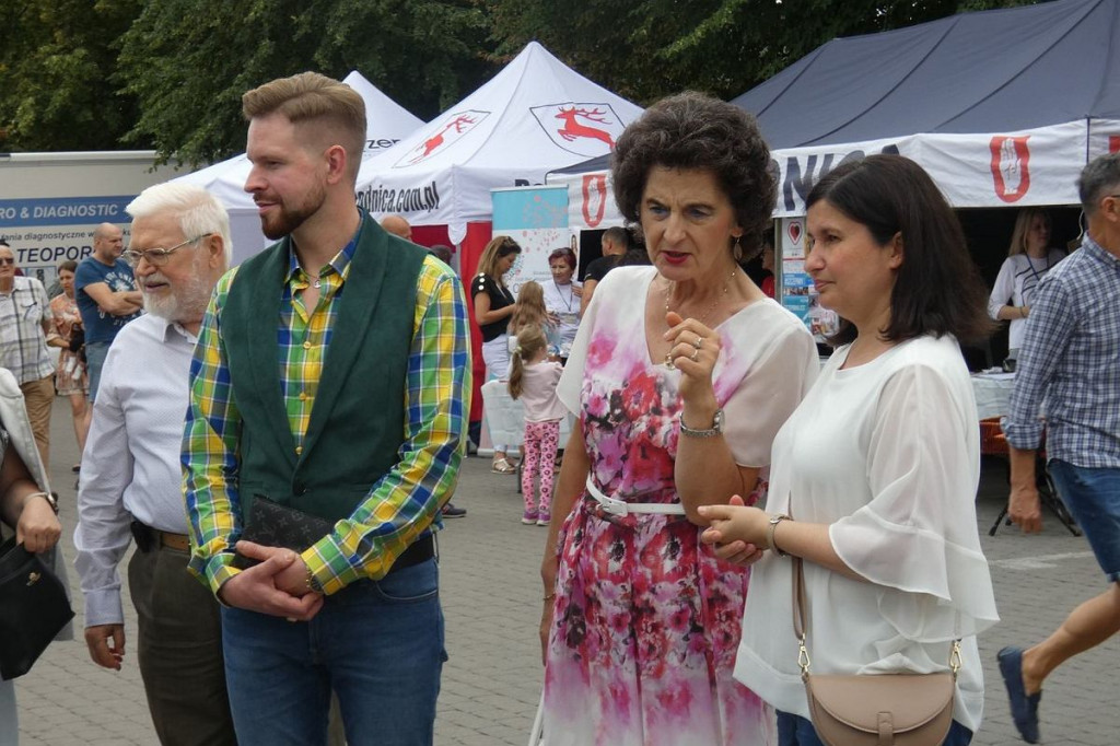 Brodnica. Niedzielny jarmark ekologiczny z królewną Anną przyciągnął tłumy [DUŻO ZDJĘĆ]