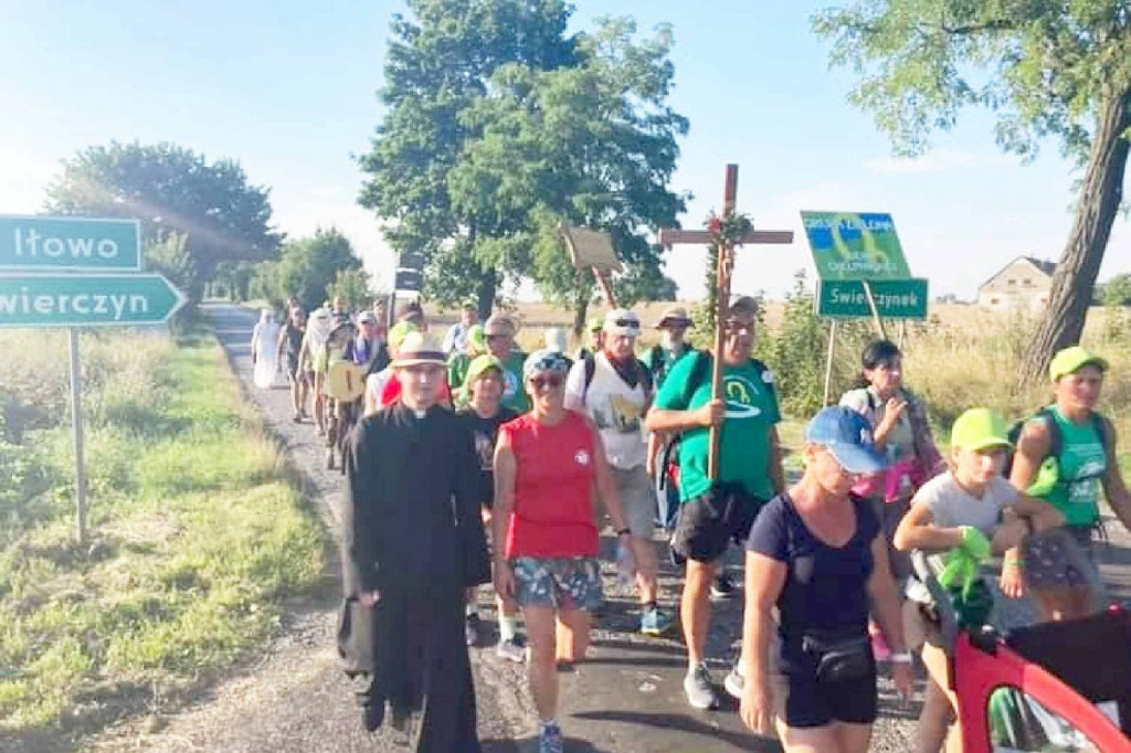 Brodnica i okolice. Idzie pielgrzymka na Jasną Górę [ZDJĘCIA]