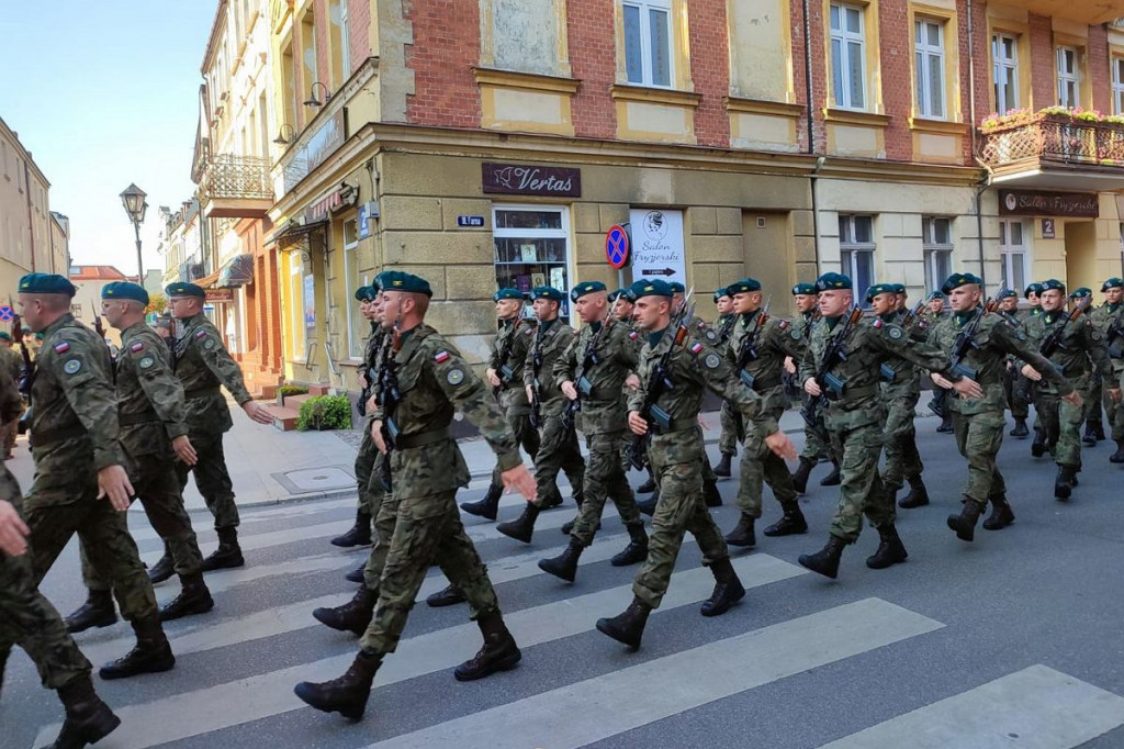 Uroczystości 102. rocznicy bitwy pod Brodnicą z bolszewikami. Byli niecodzienni goście [ZDJĘCIA]