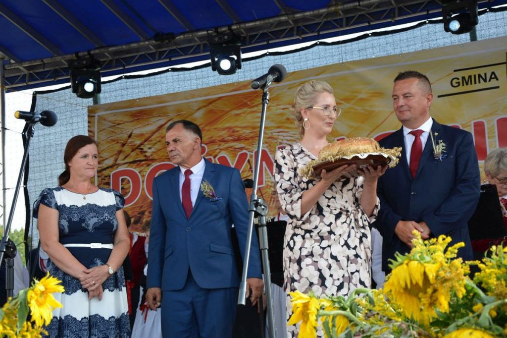 Brodnica i okolice. W Zbicznie na dożynkach byli posłowie, senator i wicewojewoda [ZDJĘCIA]