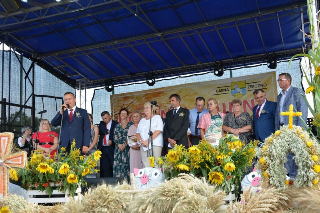 Brodnica i okolice. W Zbicznie na dożynkach byli posłowie, senator i wicewojewoda [ZDJĘCIA]