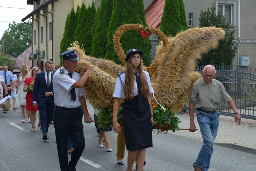 Brodnica i okolice. W Zbicznie na dożynkach byli posłowie, senator i wicewojewoda [ZDJĘCIA]