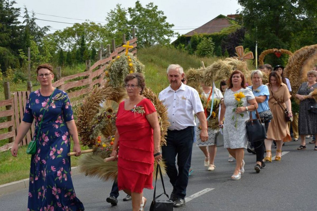 Brodnica i okolice. W Zbicznie na dożynkach byli posłowie, senator i wicewojewoda [ZDJĘCIA]