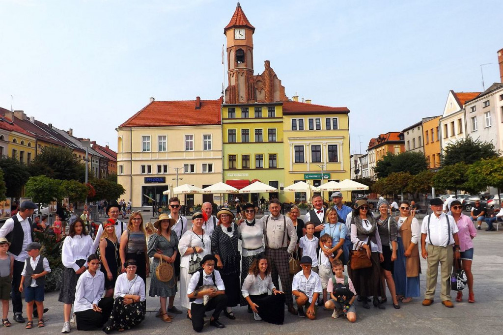 Brodnica. Parada rowerowa na ulicach z hasłem #chceMYścieżek [DUŻO ZDJĘĆ]