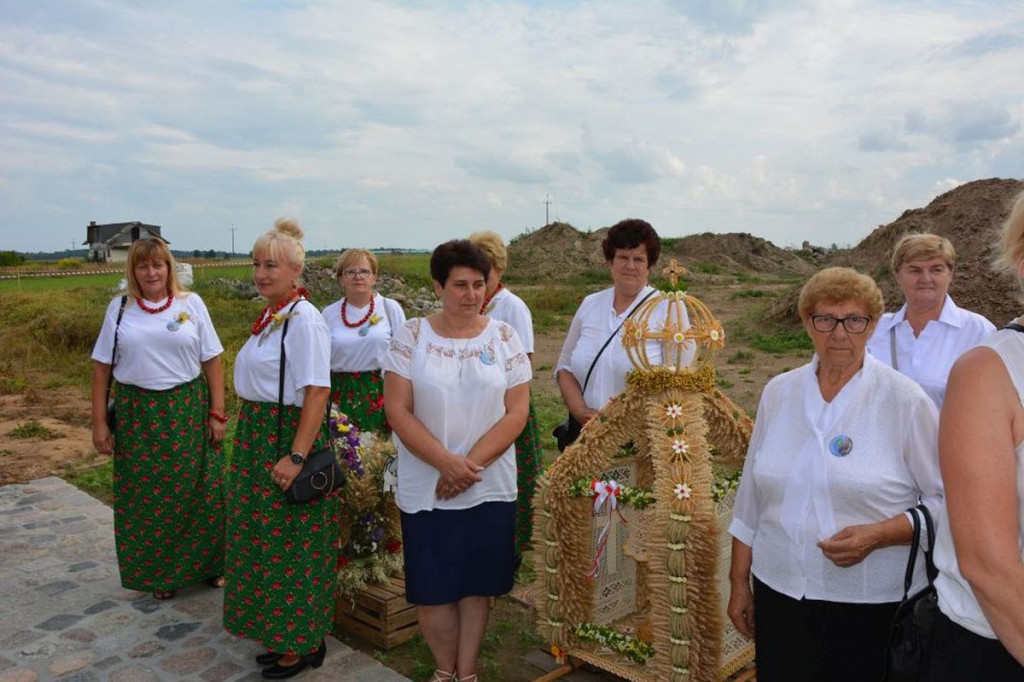 Na dożynkach w Małkach grała orkiestra dęta ze Świedziebni [ZDJĘCIA]