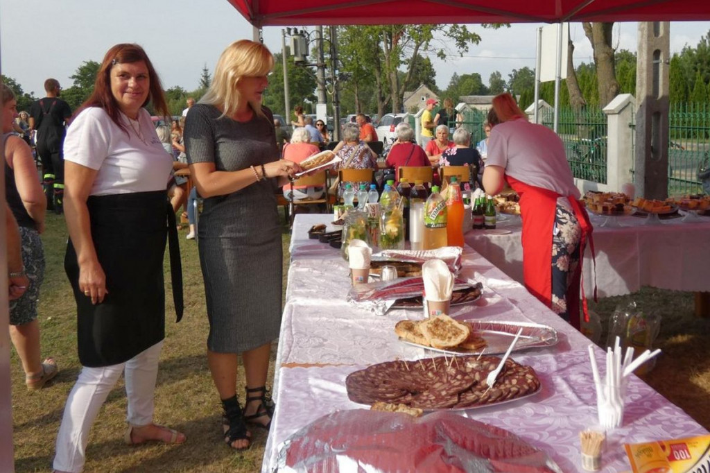 Brodnica i okolice. Dobry humor, ciasta i kiełbaski były dla wszystkich [DUŻO ZDJĘĆ]