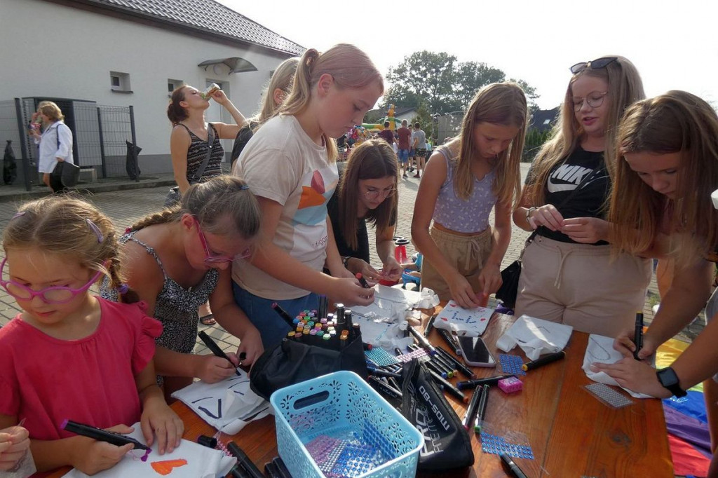 Brodnica i okolice. Dobry humor, ciasta i kiełbaski były dla wszystkich [DUŻO ZDJĘĆ]