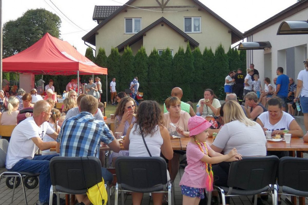 Brodnica i okolice. Dobry humor, ciasta i kiełbaski były dla wszystkich [DUŻO ZDJĘĆ]