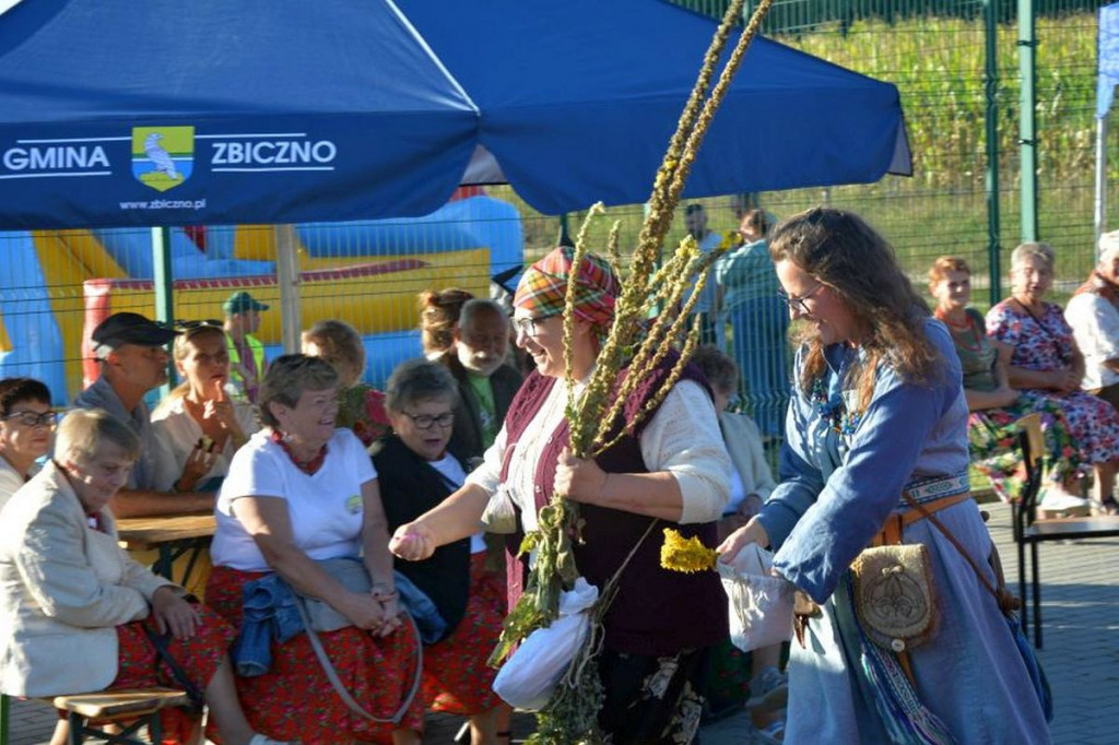 Brodnica i okolice. W tej malowniczej wsi pojawiły się szeptuchy i czarownice. Co robiły? [ZDJĘCIA]