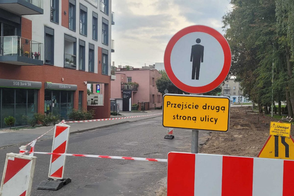 Brodnica. Trwa remont w centrum miasta, a kierowcy nie wiedzą, którędy jeździć [ZDJĘCIA]