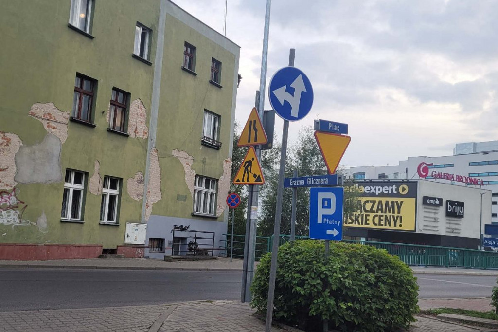 Brodnica. Trwa remont w centrum miasta, a kierowcy nie wiedzą, którędy jeździć [ZDJĘCIA]