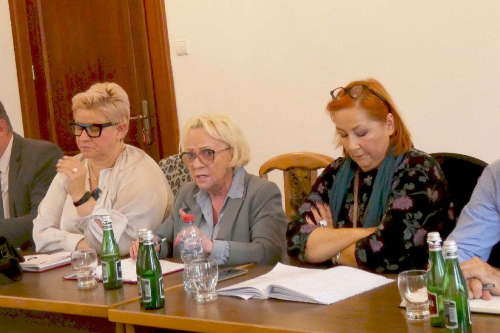 Dlaczego w szpitalu w Brodnicy godzinami czeka się w kolejce? Zaskakująca odpowiedź dyrektora. 