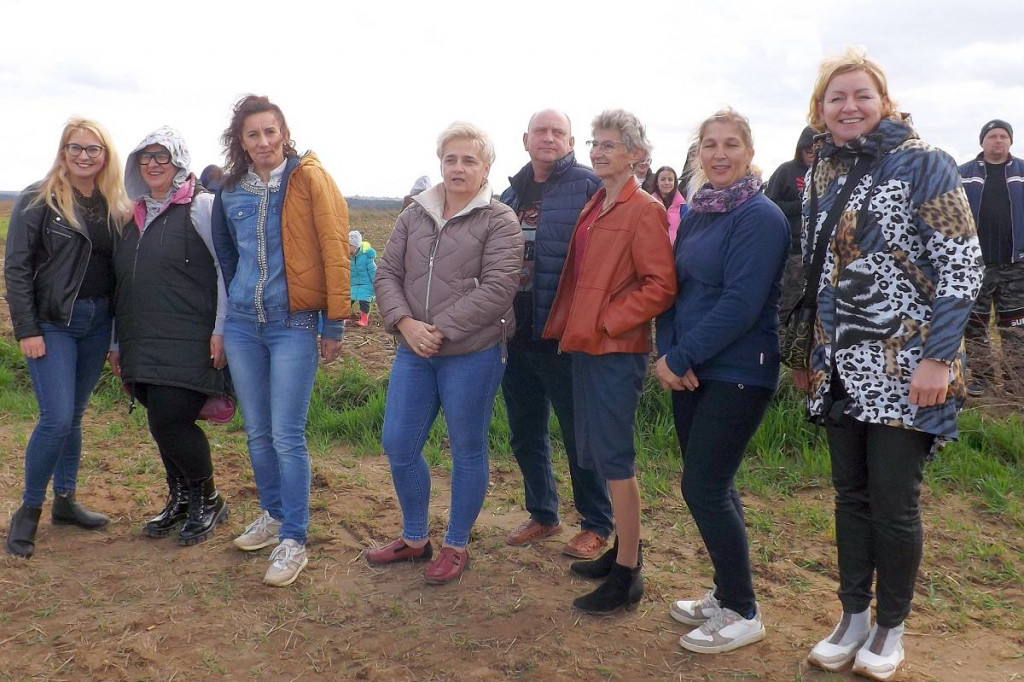 Wielkie wyścigi ciągników na polu w Janówku niedaleko Brodnicy [DUŻO ZDJĘĆ]