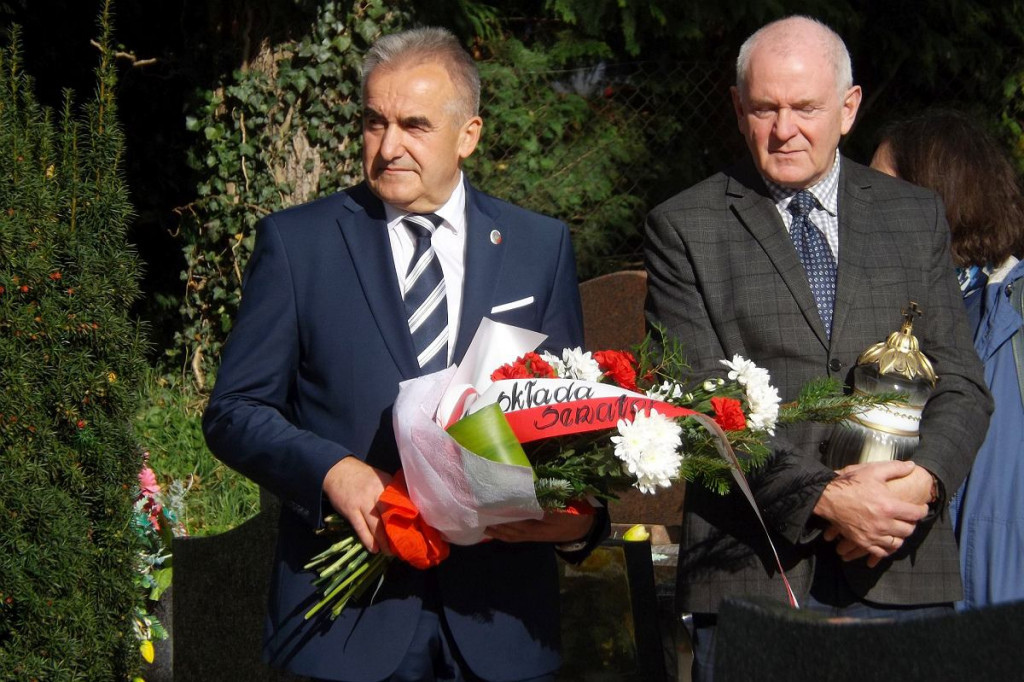 Uroczystość na cmentarzu. Są nazwiska 21 ofiar, troje najmłodszych nie miało jeszcze 9 lat [ZDJĘCIA]