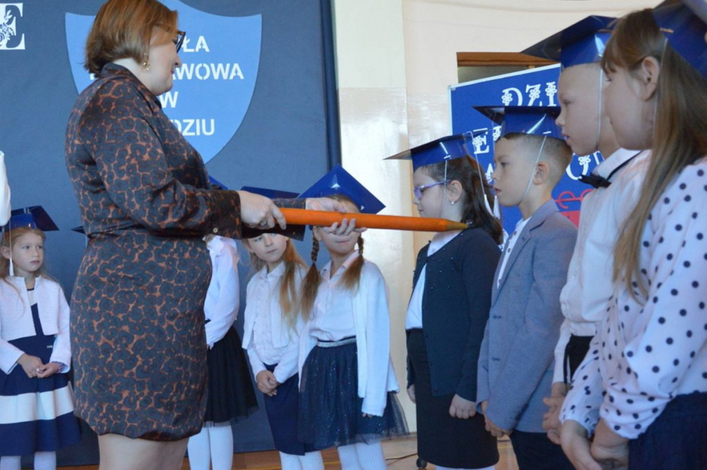 Brodnica i okolice. Uroczyste pasowanie na ucznia klasy pierwszej [ZDJĘCIA]