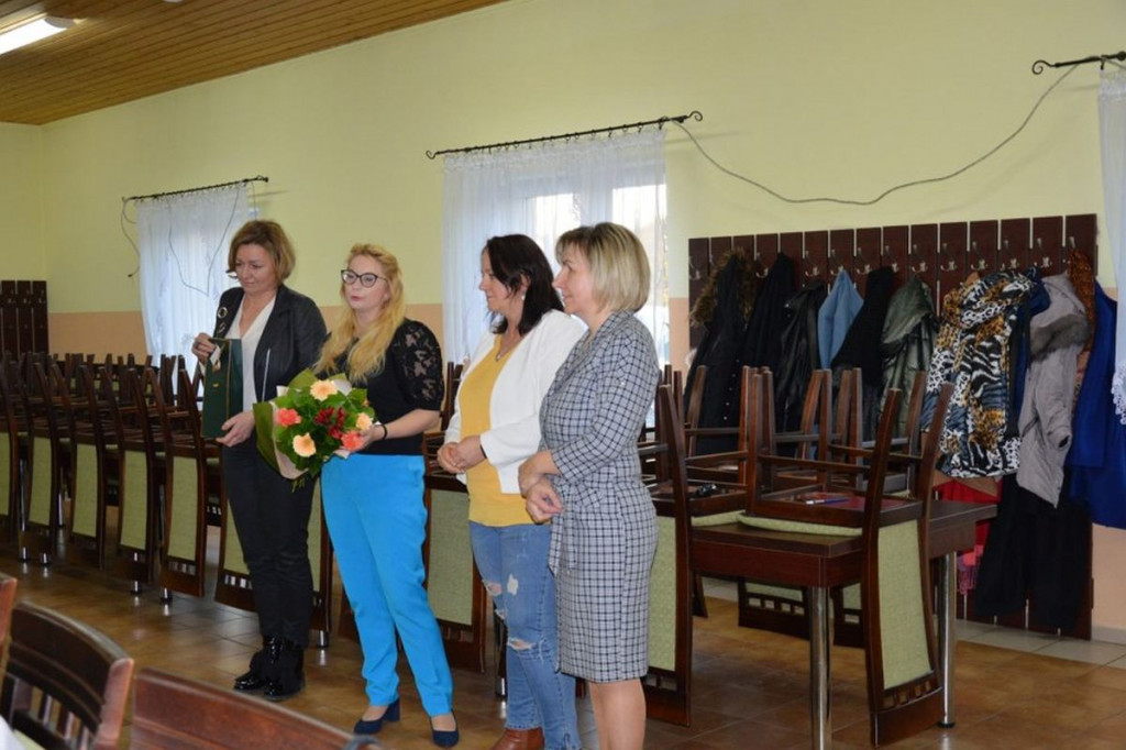 Brodnica i okolice. Panie mówiły o swoich doświadczeniach w pracy społecznej, ale także uczyły się zasad kosmetyki [ZDJĘCIA]