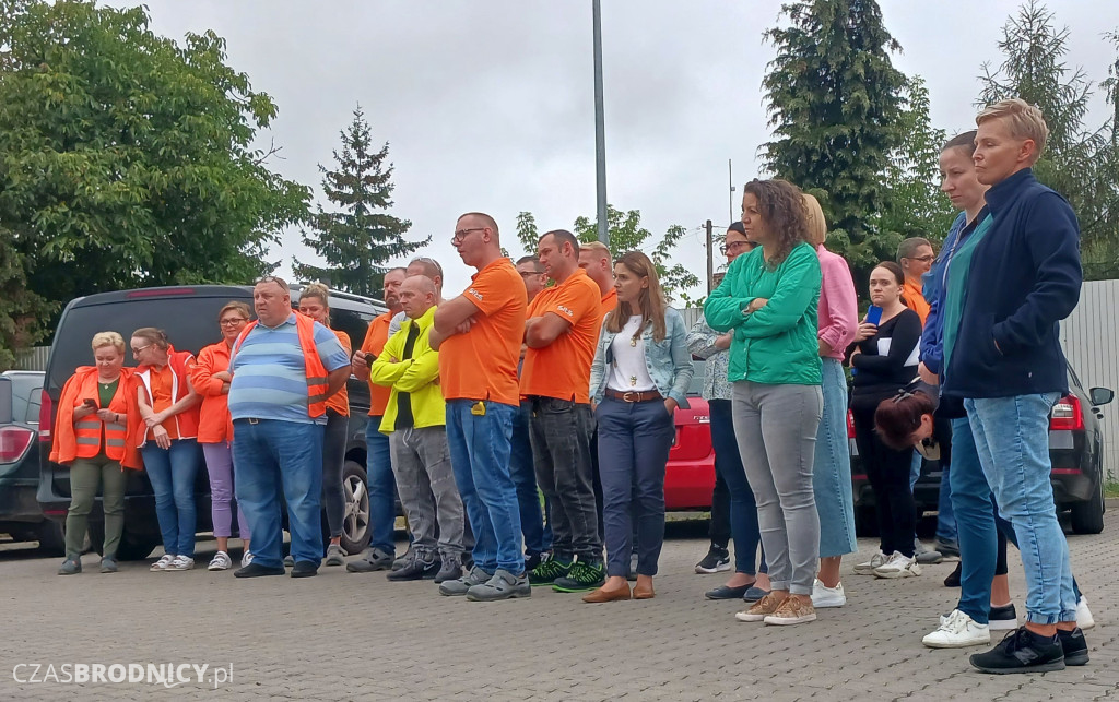 Wielka akcja strażaków w zakładzie przy Sikorskiego [ZDJĘCIA]